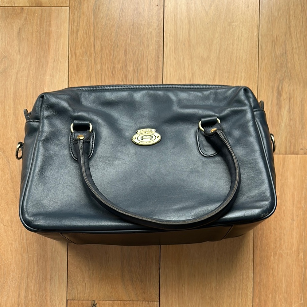 Elegant Black Leather Handbag